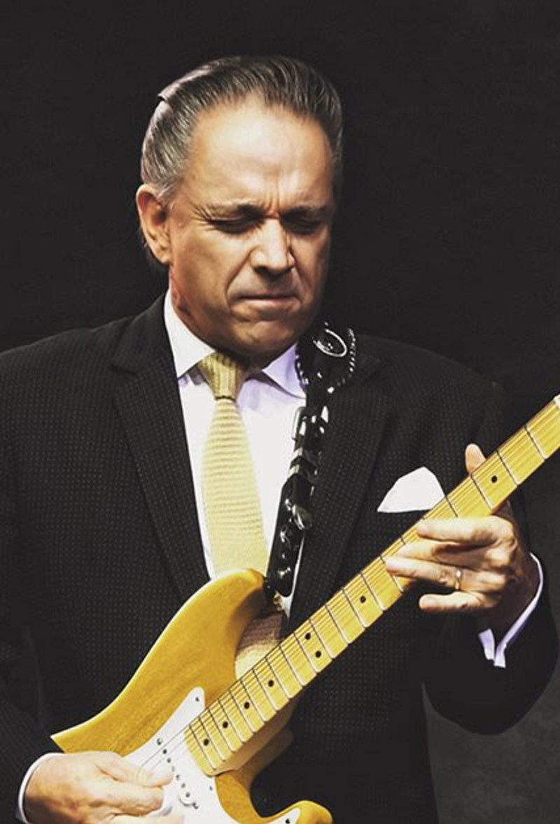 Jimmie Vaughan & The Tilt-A-Whirl Band