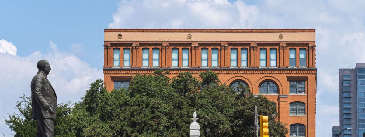 Gallery Talk | 1:00 p.m. | On Assignment in Dealey Plaza
