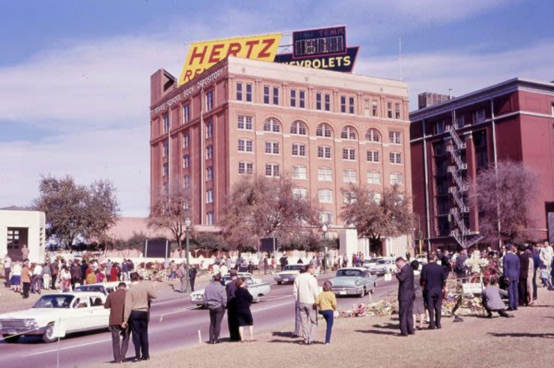 Gallery Talk | 1:00 p.m. | On Assignment in Dealey Plaza
