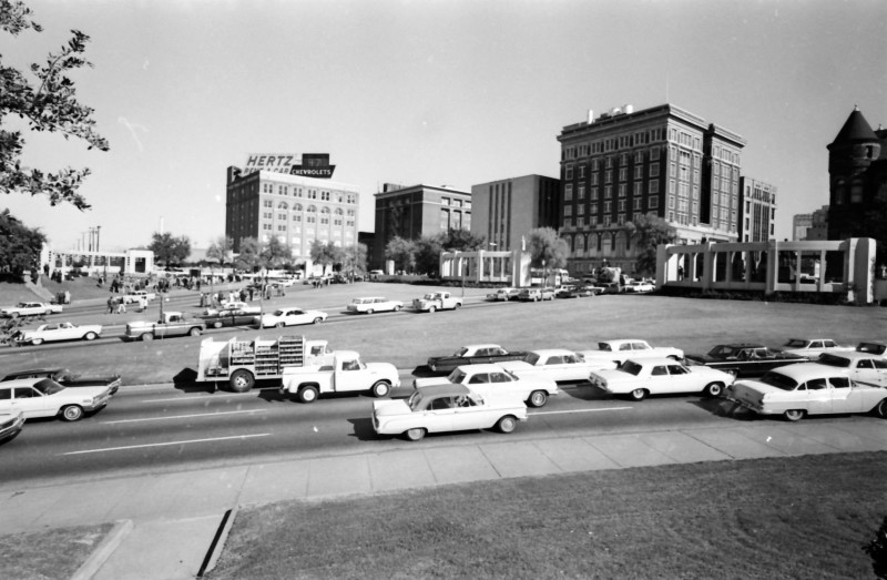 Gallery Talk | 1:00 p.m. | On Assignment in Dealey Plaza