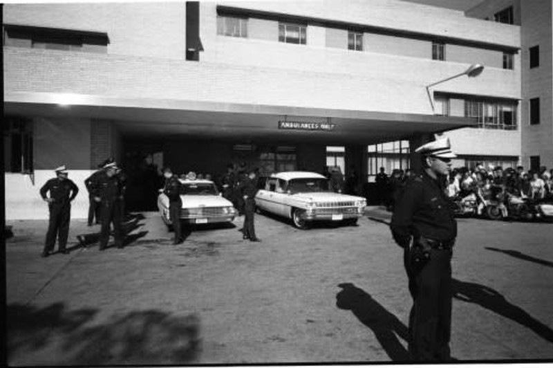 Gallery Talk | 1:00 p.m. | On Assignment at Parkland Memorial Hospital and the Dallas Trade Mart
