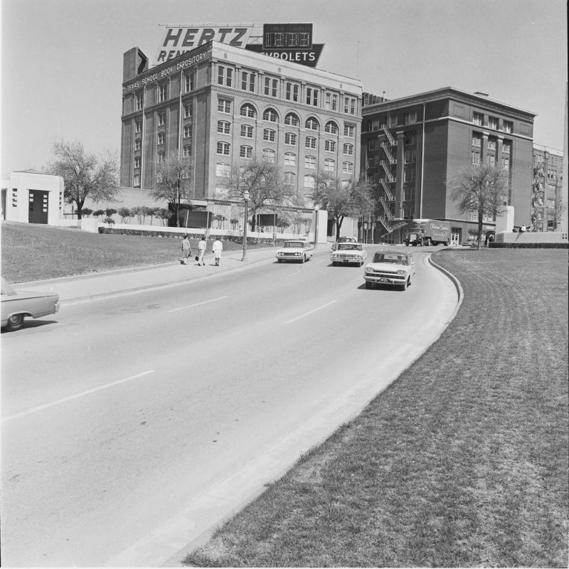 Gallery Talk | 1:00 p.m. | On Assignment in Dealey Plaza