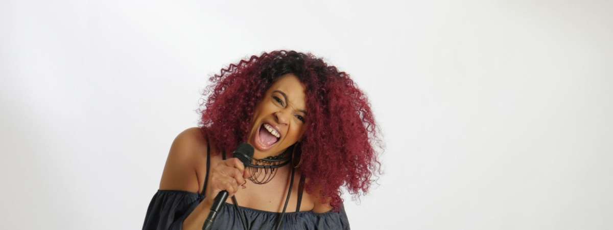 Lady Red Krunk Karaoke3
