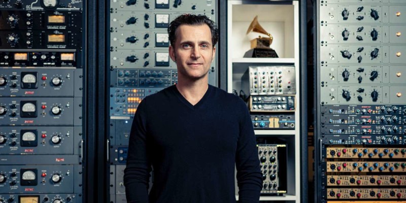 Dweezil Zappa DZ20: Like Father, Like Son
