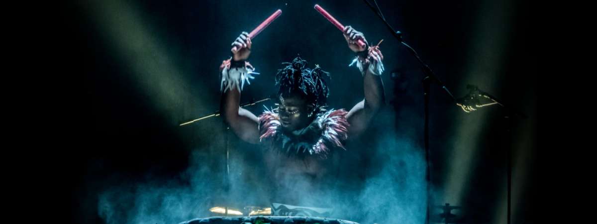 Cirque Kalabanté WOW: World of Words