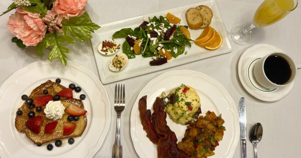 The Austin Club Sunday Brunch