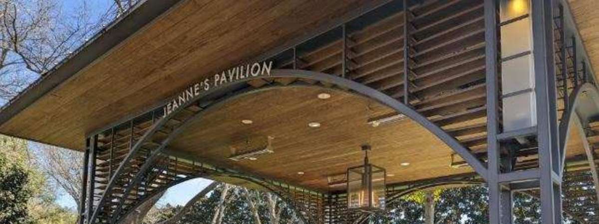 Entertainment at Jeanne’s Pavilion
