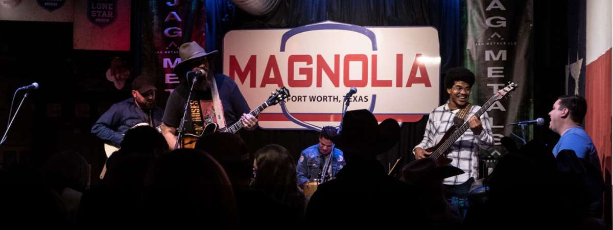FREE CONCERT: The Buffalo Ruckus w/ Ronnie and The Redwoods