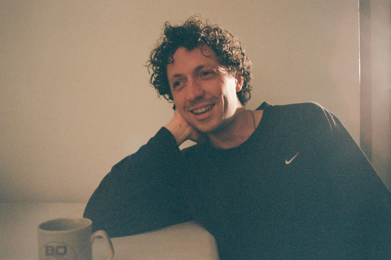 Liam Kazar (w/ band), Núria Graham