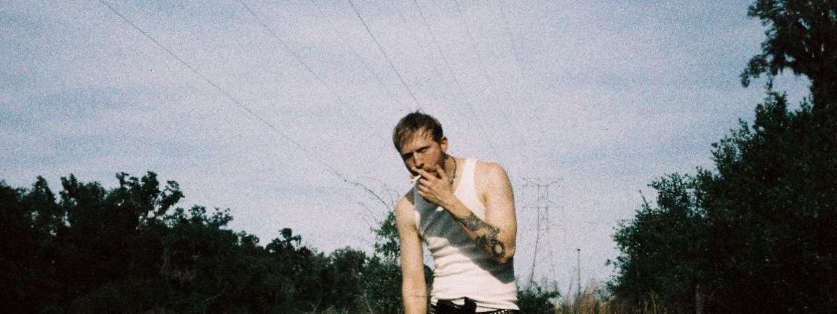 Max Fry, aWannabae