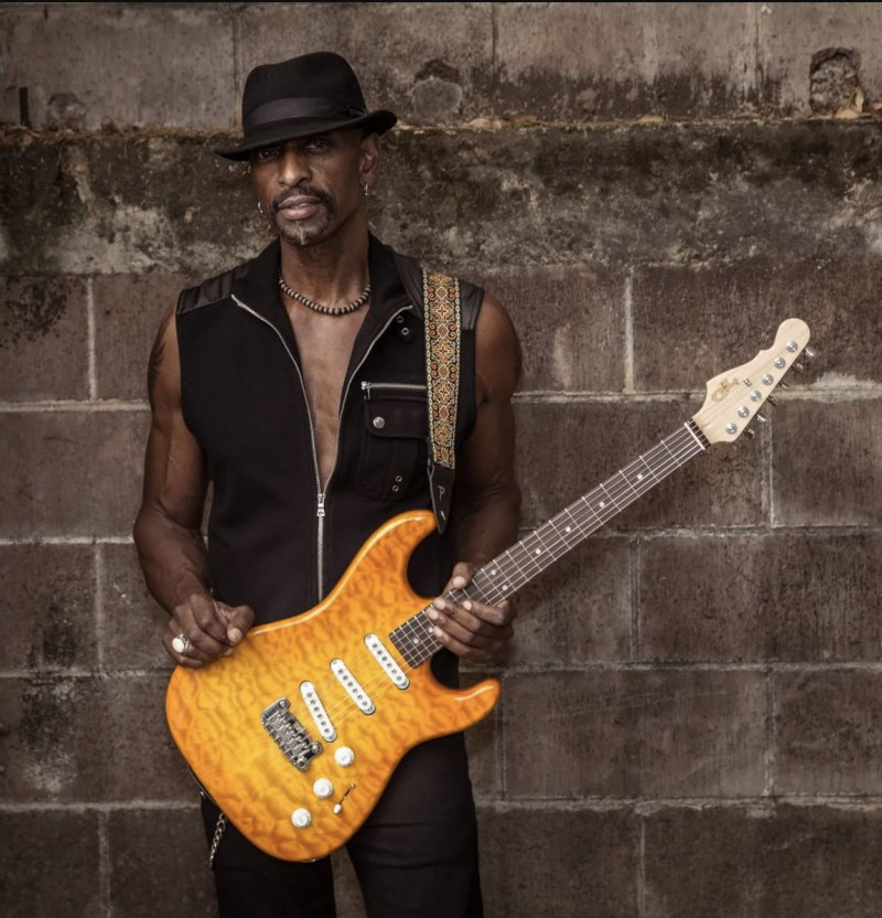 Dennis Jones