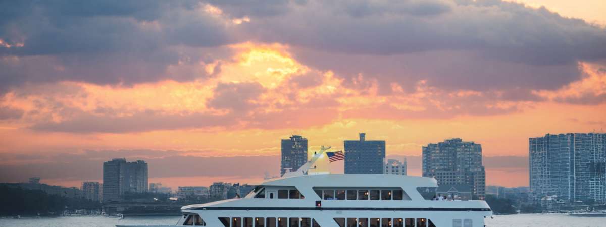 Cloud IV Luxury Yacht New Year's Eve