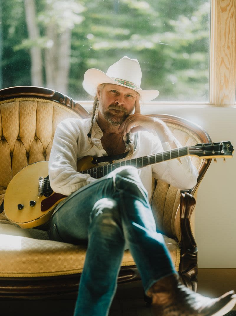 Hiss Golden Messenger (SOLO)