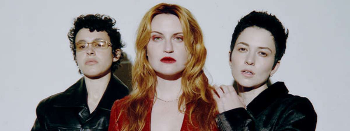 Muna Gets So Hot Tour