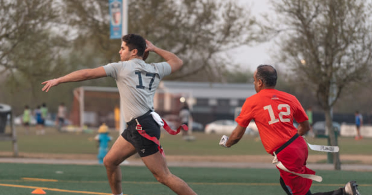 Sportskind Summer 2026 8v8 Men’s Flag Football (Mondays) Memorial Park / Lawrence Park