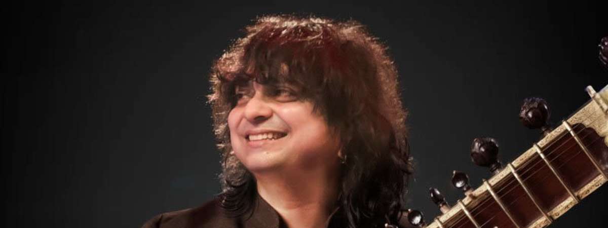 Niladri Kumaar – The Space Between the Notes