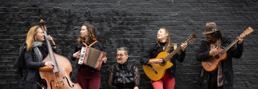 Banda Sin Nombre - OUTSIDE - FREE
