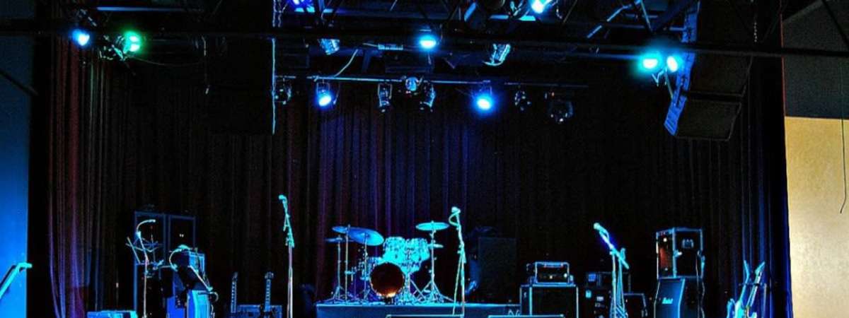 The MOX Special Guests CNMN, and the Trips