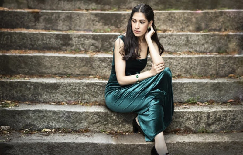 VRS: Mishka Rushdie Momen