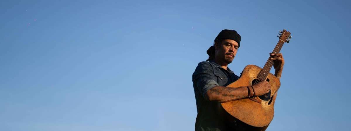 Michael Franti Trio with Wheeland Brothers (acoustic)