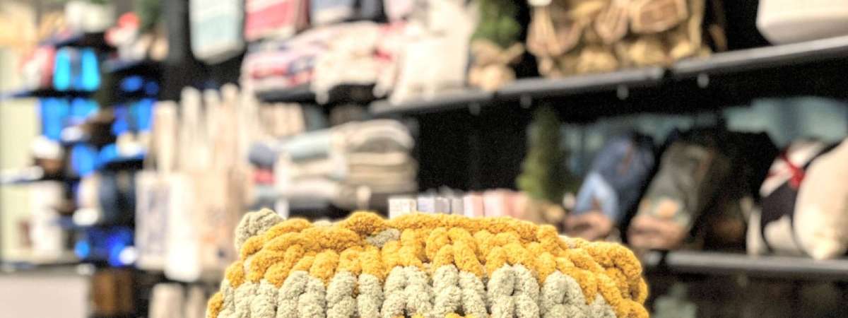 Advanced Beginner Chunky Knit Pillow (Cambridge)
