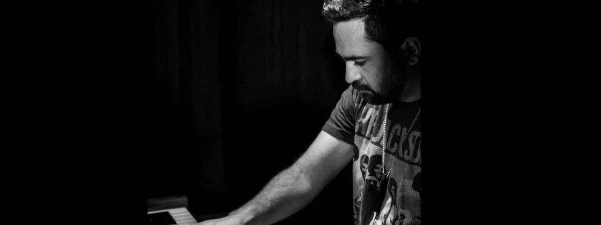 Late Night Concert Series w/Andrew Toombs
