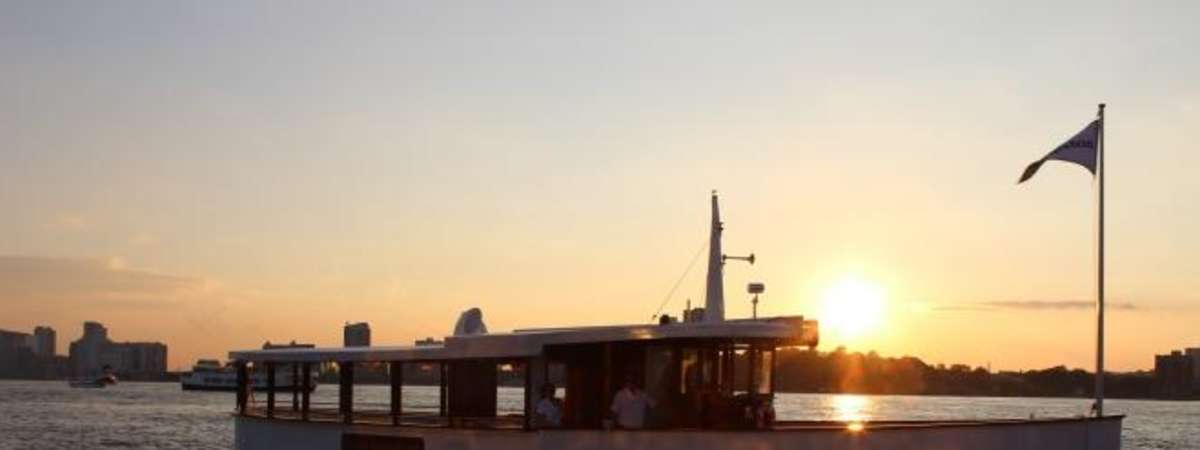 PRIVATE CHARTER on Yacht KINGSTON