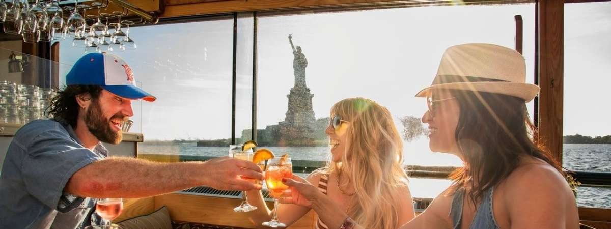 Classic Cocktails, Statue & Skyline Cruise aboard Yacht Manhattan