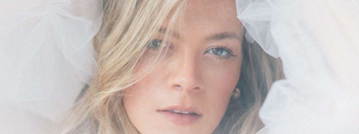 An Evening with Liz Longley: The Holiday Fuss Tour