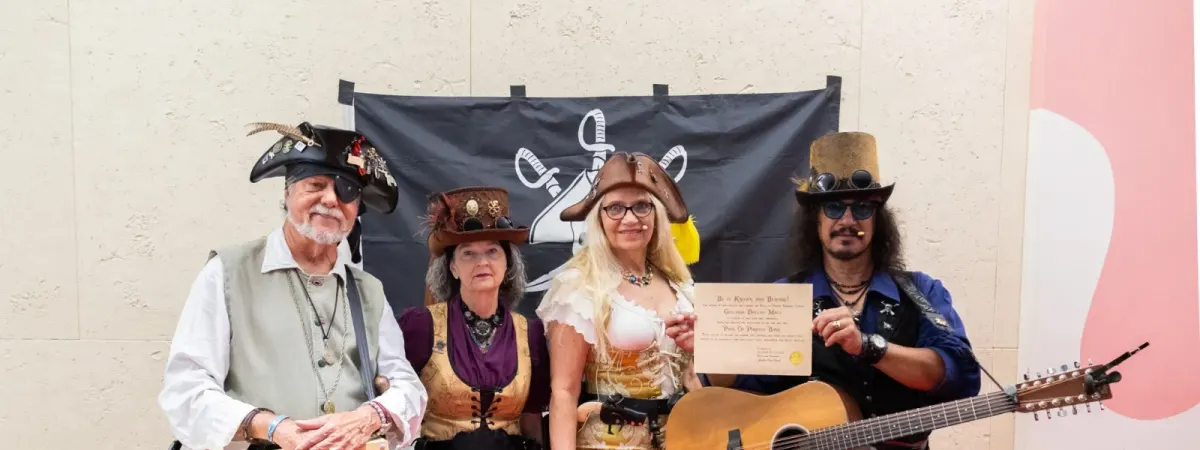 Showtime Saturday: A Pair of Pirates