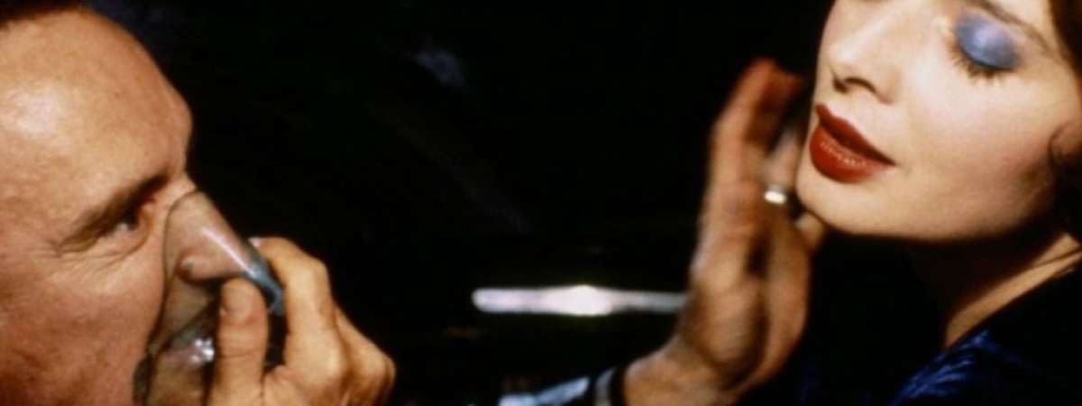 Blue Velvet (1986) x Fresh Cut Flowers – 35mm