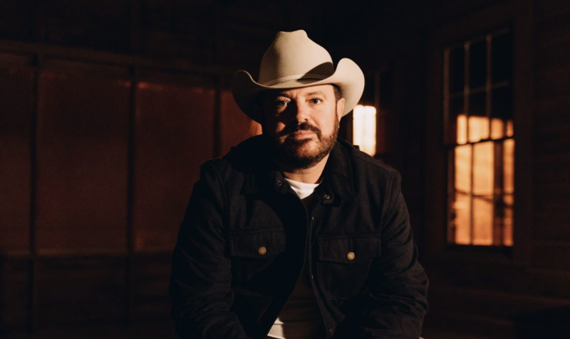 Pre-Sale: In The Round with Wade Bowen & Friends