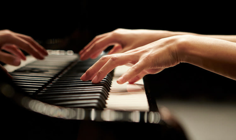 Spring into Music: Comet Alumni Pianists