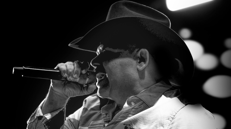 Chuy Lizarraga y Luis Angel "El Flaco"
