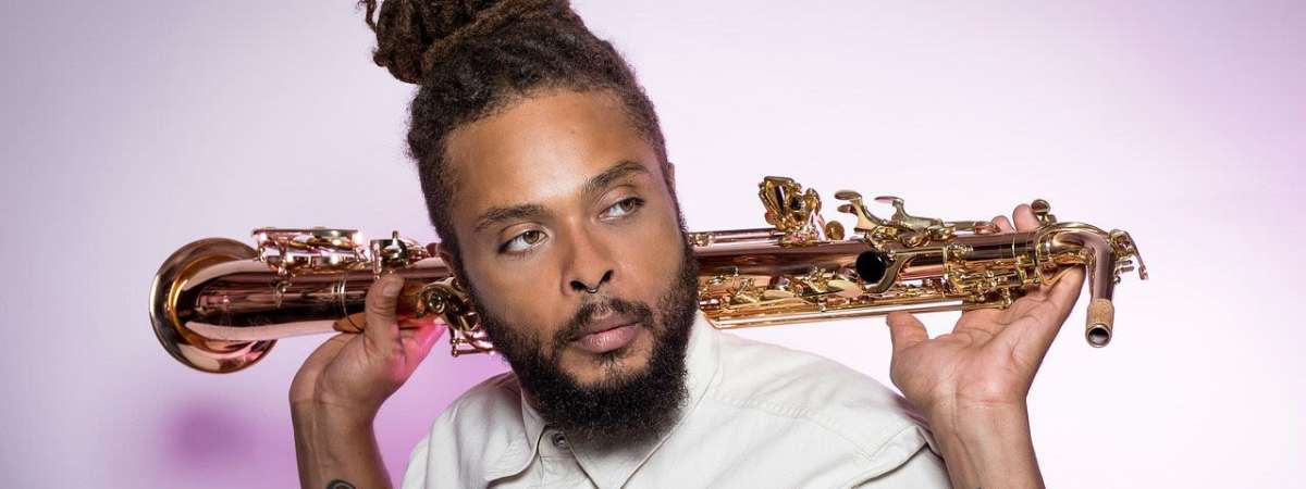 Logan Richardson: blues PEOPLE with THIEFS