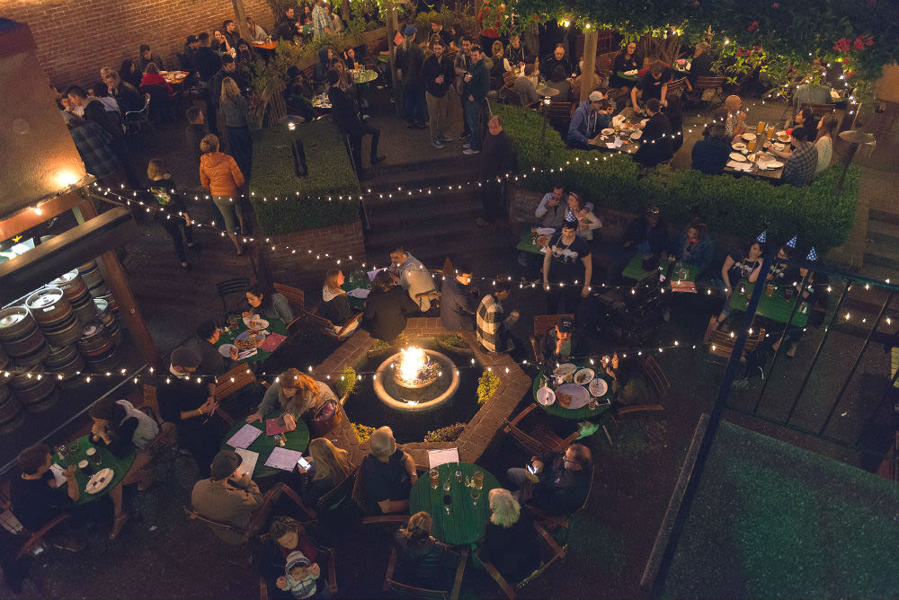 It's Lit Bars + Restaurants with Heated Patios