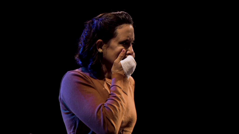 Family Fears Another Night of Terror Familia teme enfrentar una nueva noche de terror
Altered States