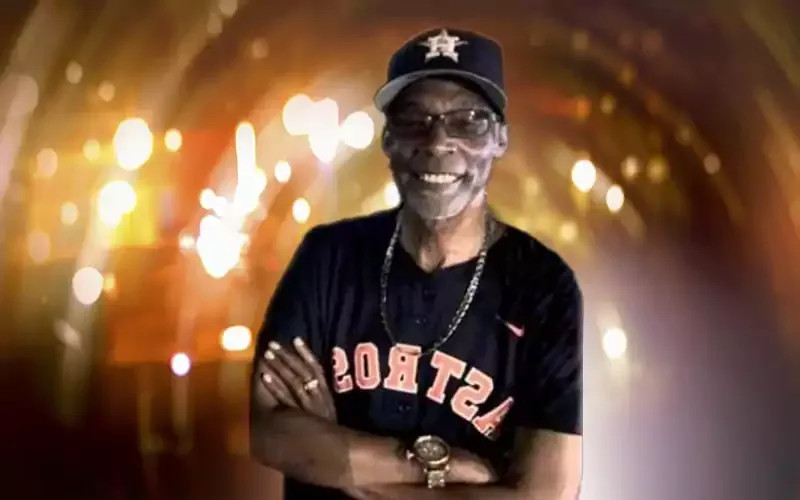 Gale Evans hosts the Labor Day Monday Night Jam