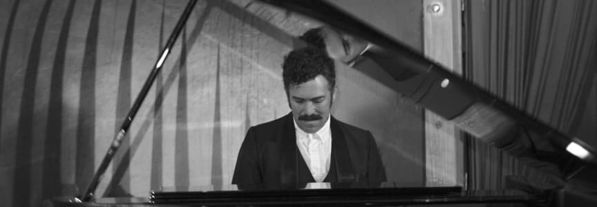 Piano Karaoke with Paul Leschen