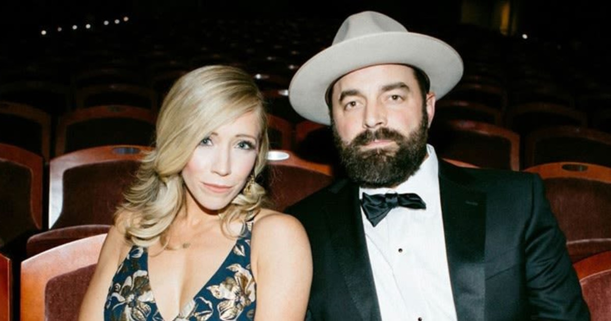 Drew and Ellie Neighborly Christmas in Nashville at