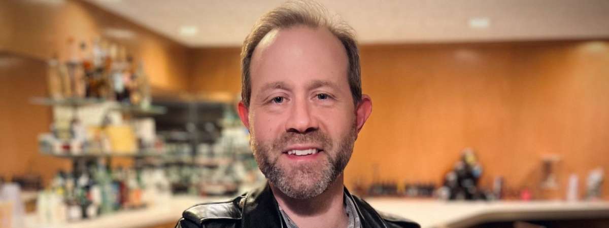 Live Music – Adam Ritchie