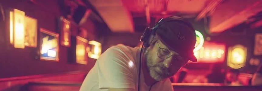 WEDNESDAY – RECORD RALLY – dj johnny stevens — in the lounge