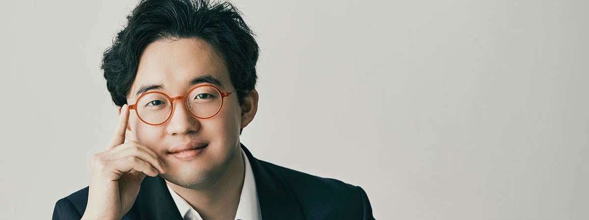 Julian Rhee, violin
