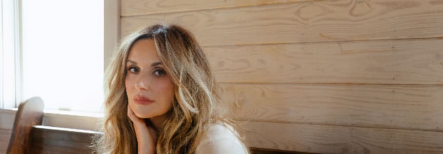 Carly Pearce – Honest Woman: Up Close