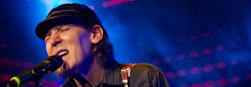 Blues Artist Alan Price Headlines De Nada Backstage with the Ernie Durawa Band.