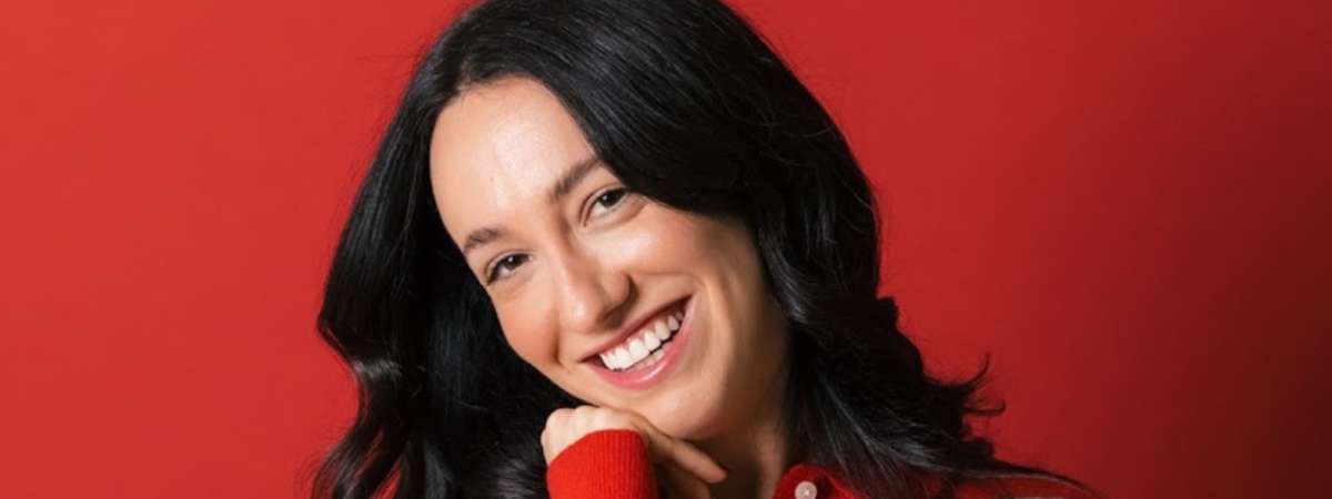 Becca Bastos is SYNCING