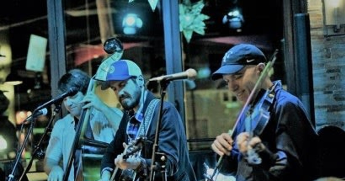 The Rum Runners String Band in Rockport at Shalin Liu Performance