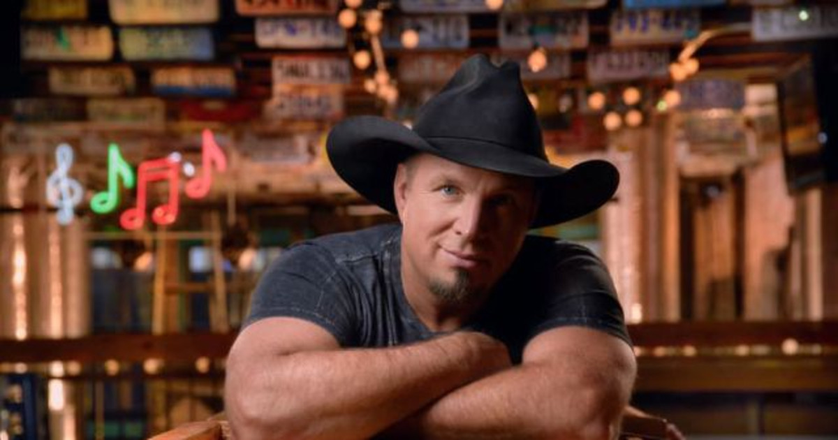 Garth Brooks: Dive Bar Tour