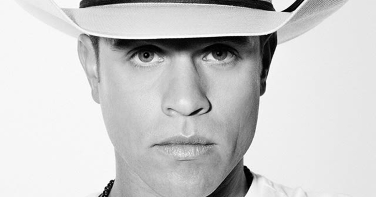 Dustin Lynch in Nashville at Grand Ole Opry