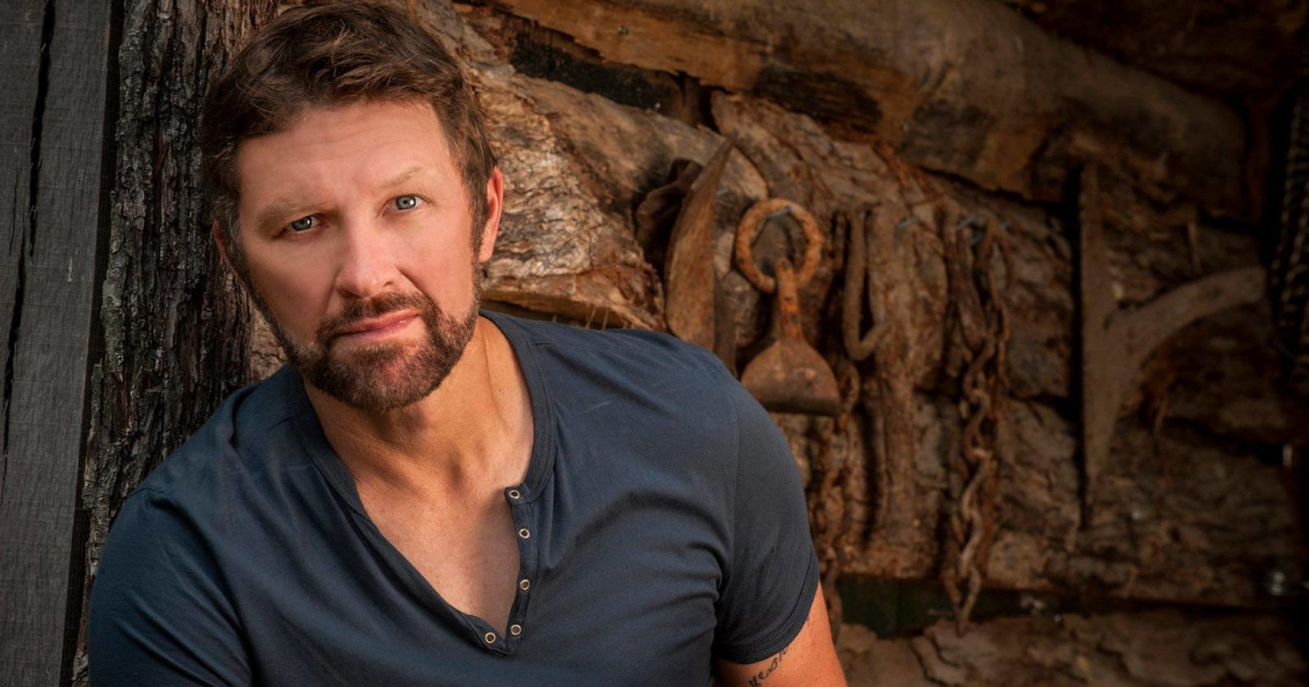 Craig Morgan in Boston at #DoStuffAtHome